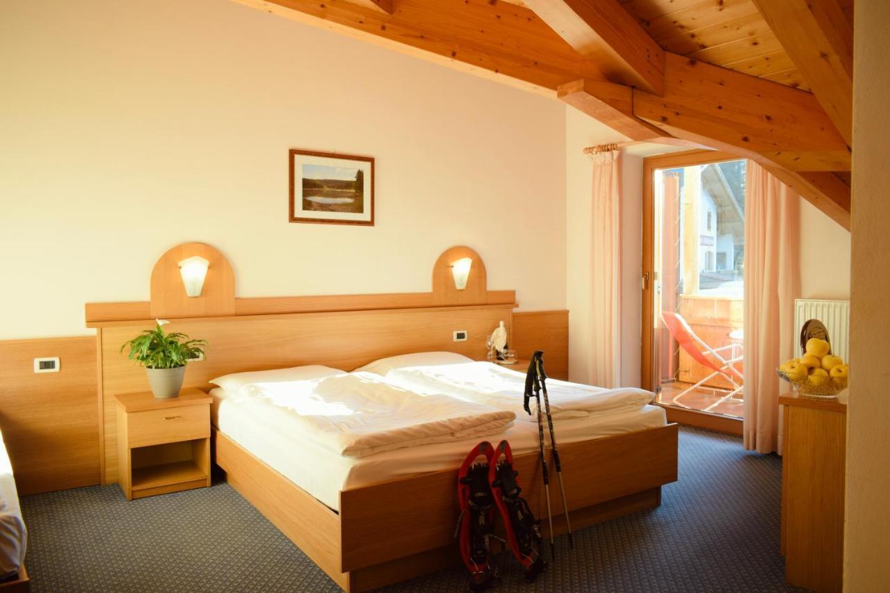 Hotel Waldheim Sarnonico Εξωτερικό φωτογραφία