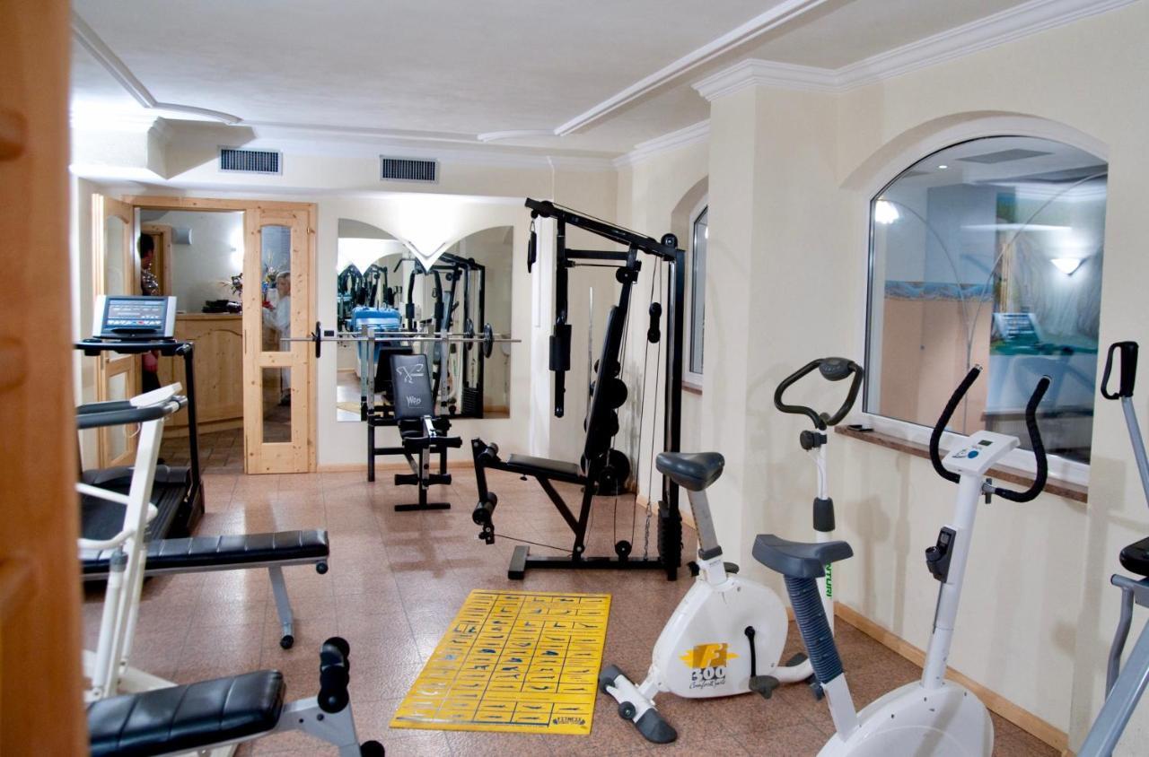 Hotel Waldheim Sarnonico Εξωτερικό φωτογραφία